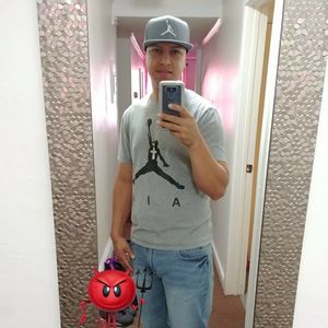 Meet your Posher, Julio